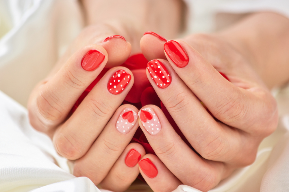 Modele de unghii de Valentine’s Day - cum îți faci manichiura pentru Ziua Îndrăgostiților