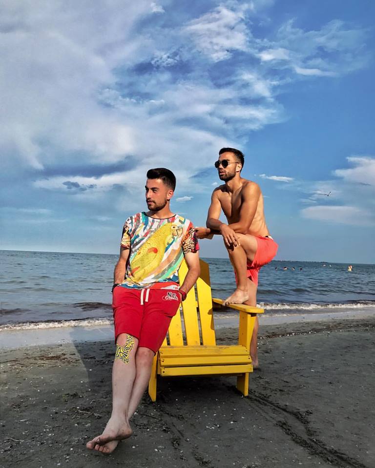 Familia Iordănescu i-ar fi interzis să devină preot din cauză că „trăiește în desfrâu”. Andrei a făcut degeaba Teologia!
