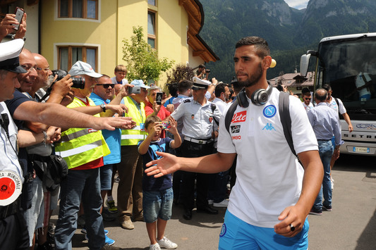 Serie A. Napoli a ajuns la Dimaro Folgarida, pentru primul cantonament. Vlad Chiricheș lipsește din lot. Există, totuși, un român! / GALERIE FOTO & VIDEO