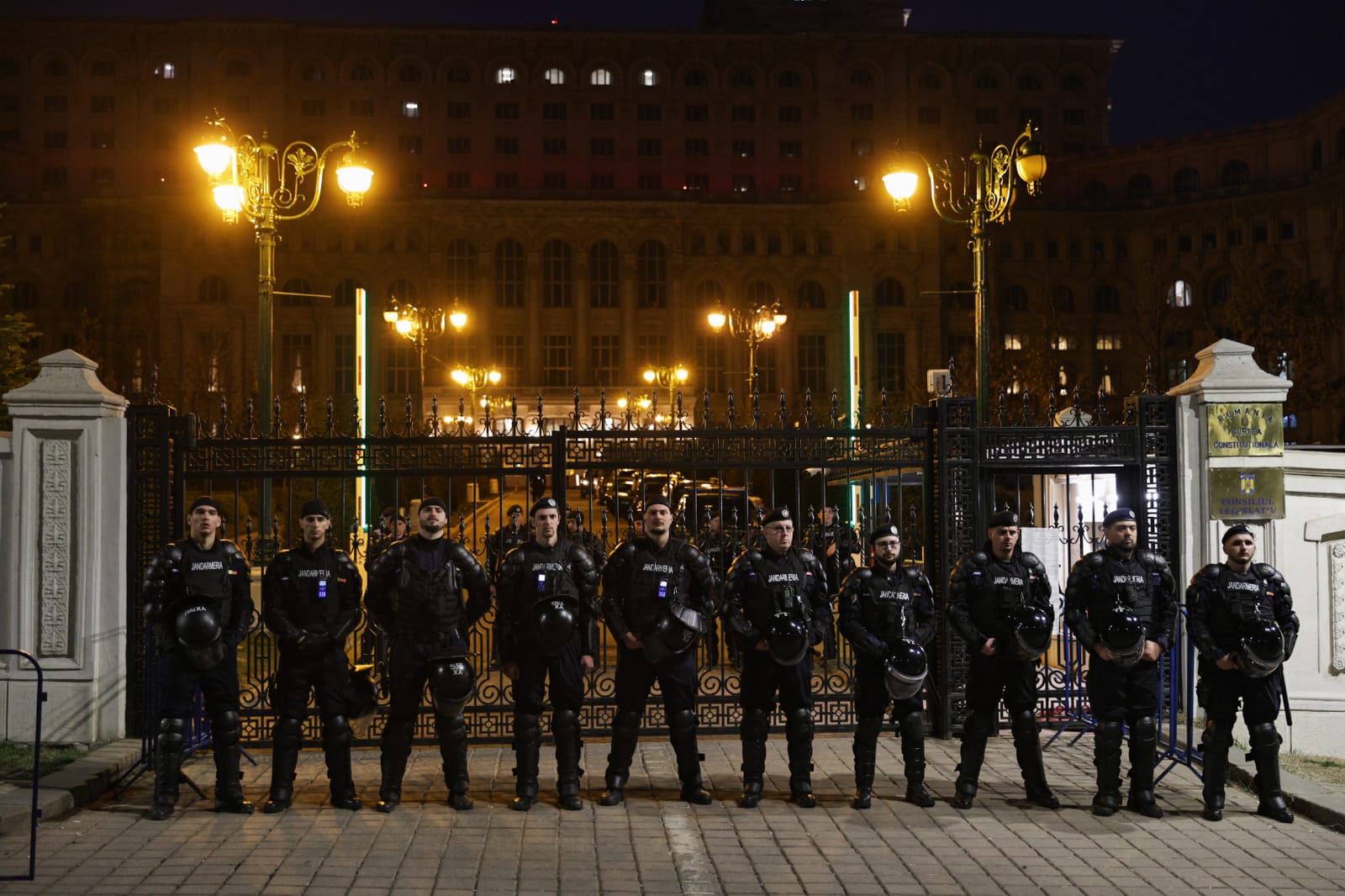 Susținătorii lui Călin Georgescu au fost în fața CCR. Curtea i-a respins contestația, nu mai are nicio șansă de a candida