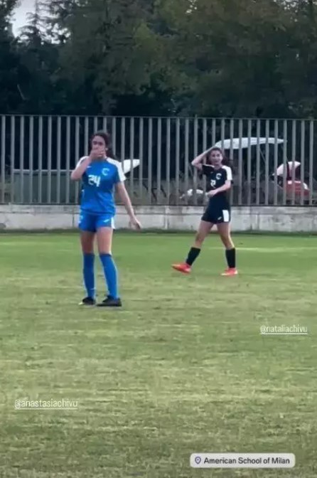 Imagini rare cu fetele lui Cristi Chivu și ale Adelinei. Natalia și Anastasia joacă fotbal în Milano