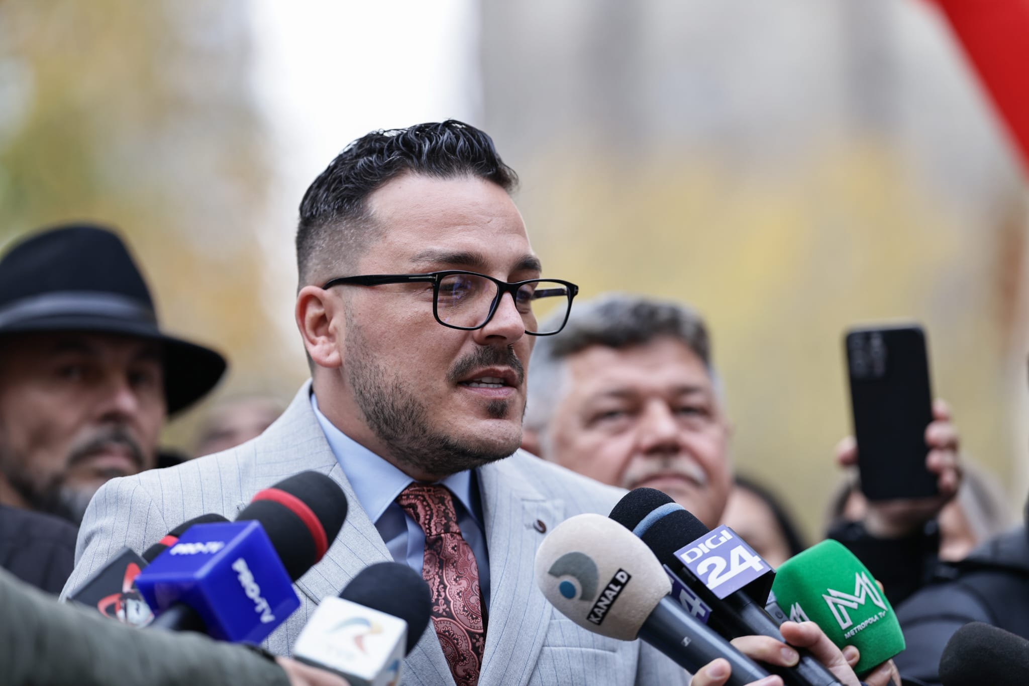 Promisiunea făcută de Makaveli la depunerea candidaturii pentru Primăria București: „Nu sunt olimpic, n-am nici concubină”