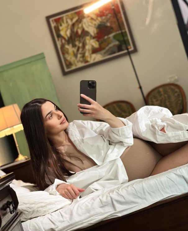 Ce cadou a primit Theo Rose de la mama lui Anghel Damian, după ce a născut: „E prețioasă”