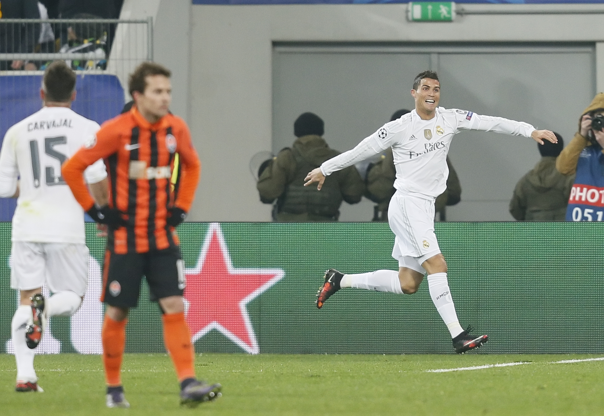 Liga Campionilor. Mircea Lucescu și “minerii” lui, meci nebun cu șapte goluri cu Real Madrid. Scor-fluviu și la Malmo - PSG. Noaptea porților deschise: 27 de reușite. Di Maria, golul 7.000 în UCL / GALERIE FOTO&VIDEO