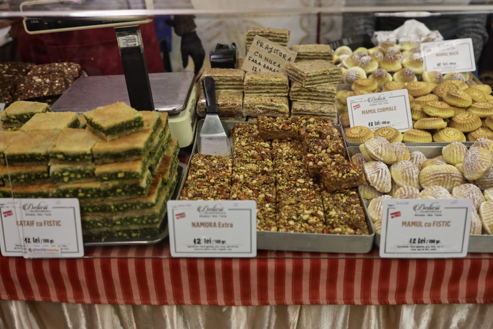 „Ciocolata lui Eminescu” și pralinele cu bere, vedetele festivalului Chocolate Saga, de la Biblioteca Națională