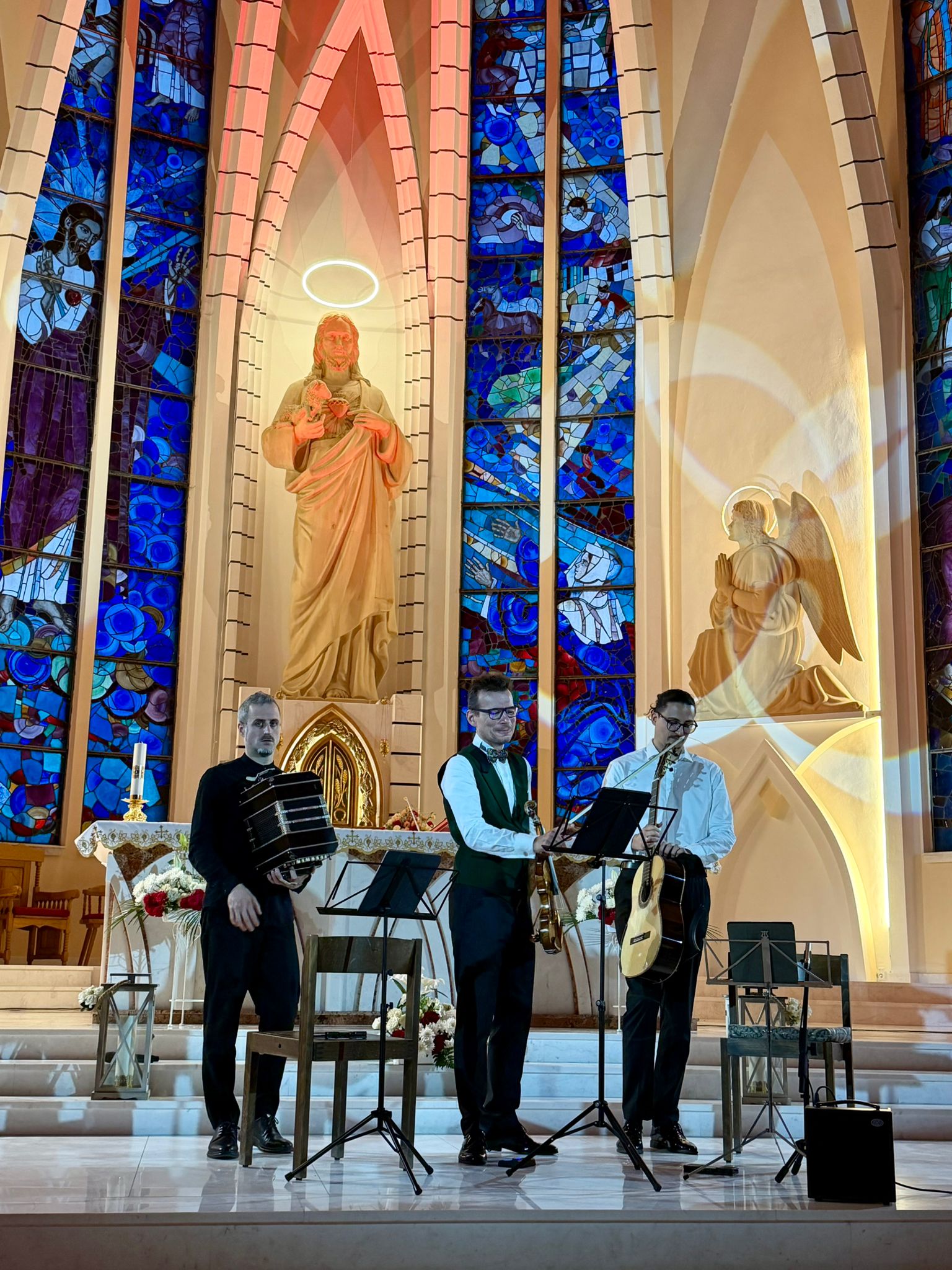 REPORTAJ Turneul Stradivarius 2026. Cum se văd minciuna și trădarea, fake-ul și respectul la Siret Suceava, la Bălcescu-Bacău și Șumuleu Ciuc