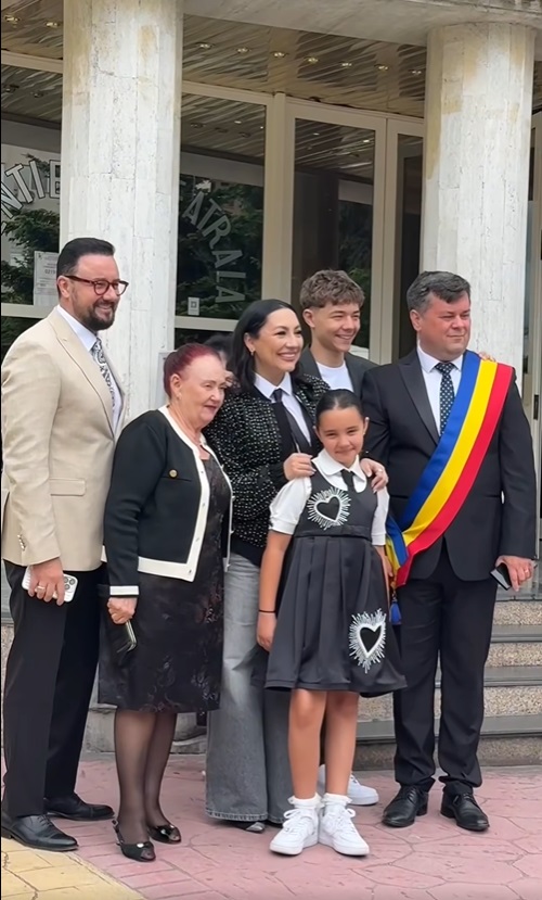 Cătălin Măruță, cetățean de onoare al orașului Târgu Jiu. Primarul l-a felicitat, iar Andra a plâns de emoție. „E locul unde am copilărit”
