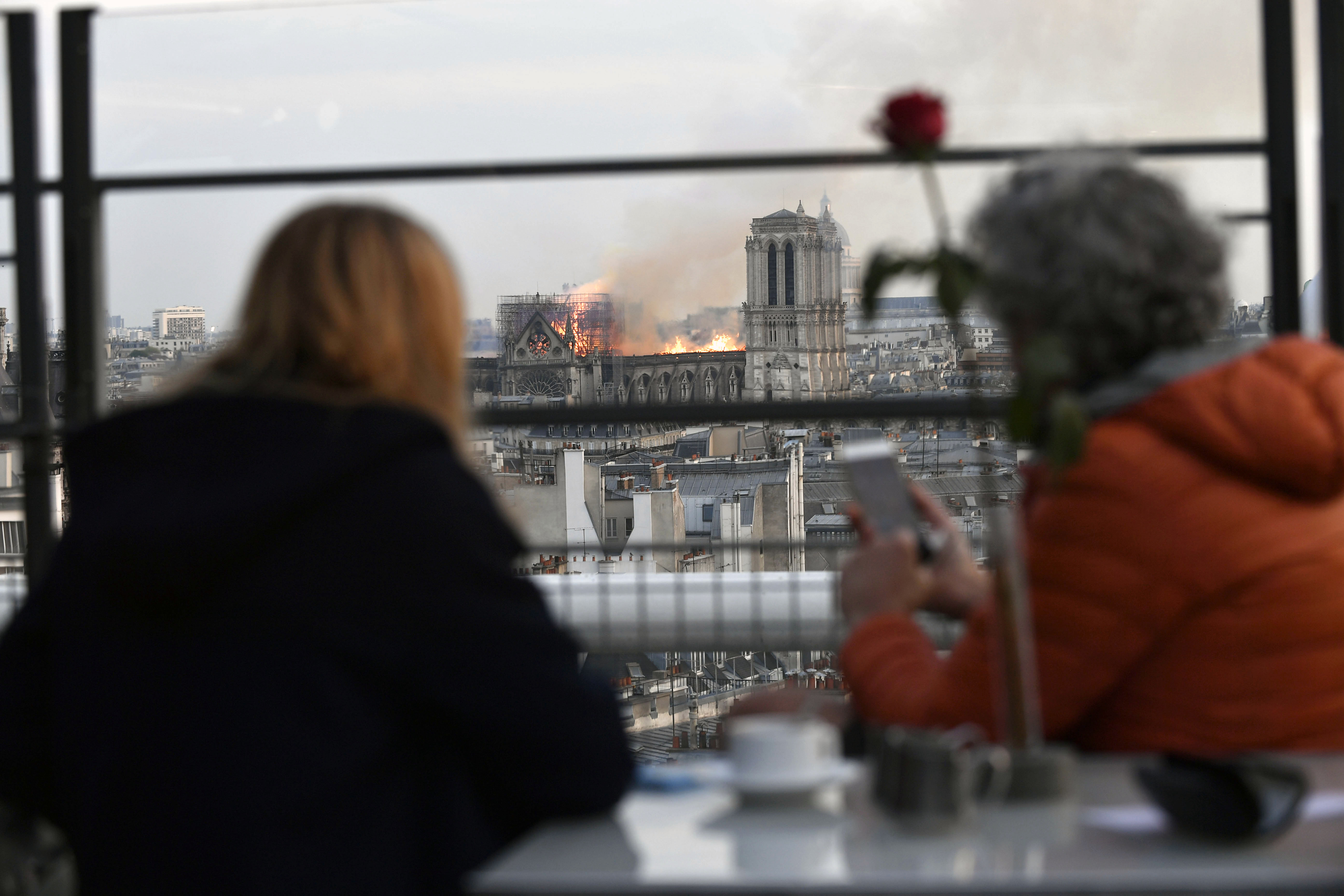 Fotografiile dezastrului de la Notre-Dame. Ce a spus șeful șantierului de restaurare | FOTO
