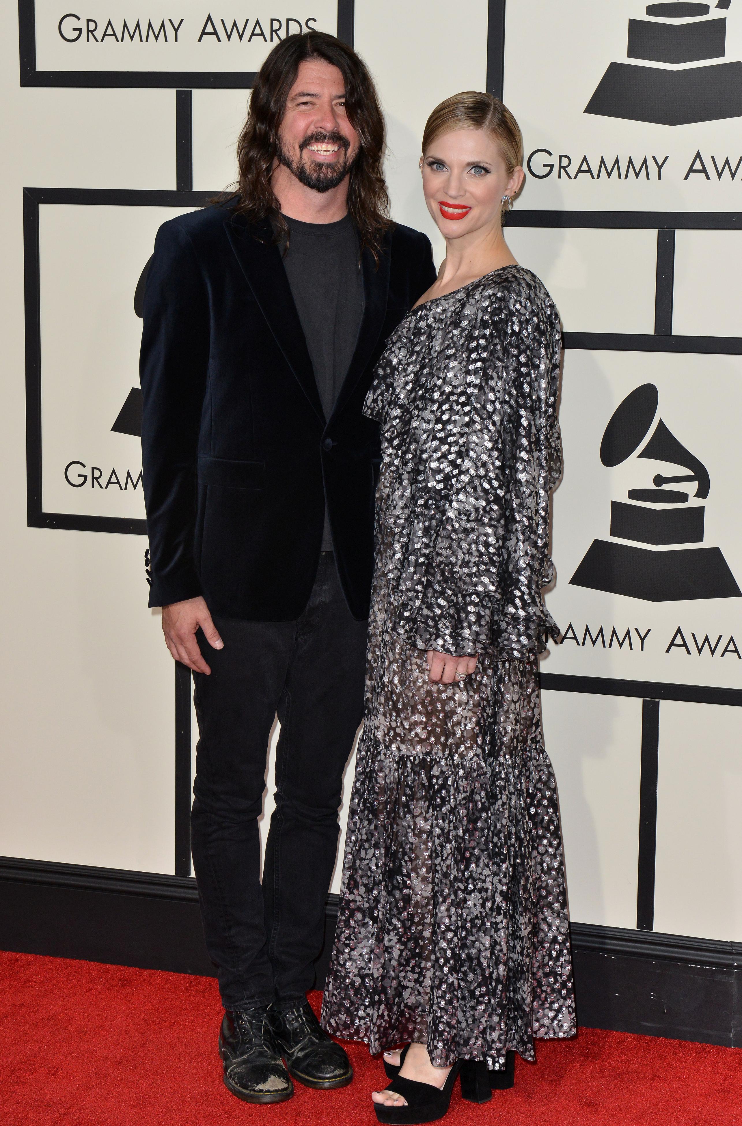 Dave Grohl și-a înșelat soția și recunoaște că are un copil în afara căsniciei: „Fac tot ce pot pentru a recâștiga încrederea”