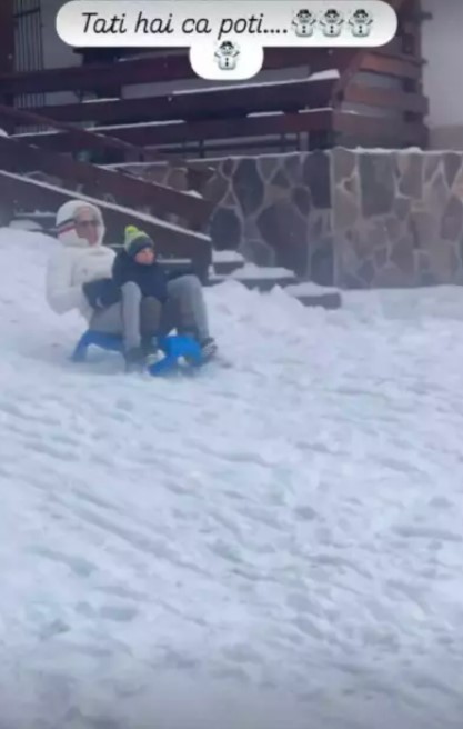 Cum a apărut Ștefan Bănică jr alături de fiul său, Alexandru, pe pârtie. Lavinia Pîrva a filmat întregul moment