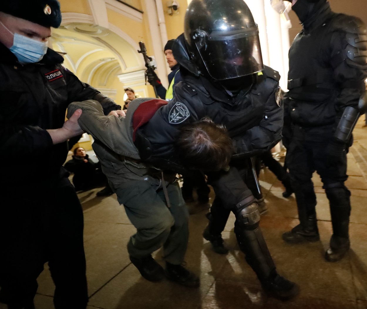 VIDEO | Proteste în Moscova și Sankt Petersburg. Rușii, din nou în stradă contra lui Putin. Printre arestați, o supraviețuitoare a asediului nemților asupra Leningradului