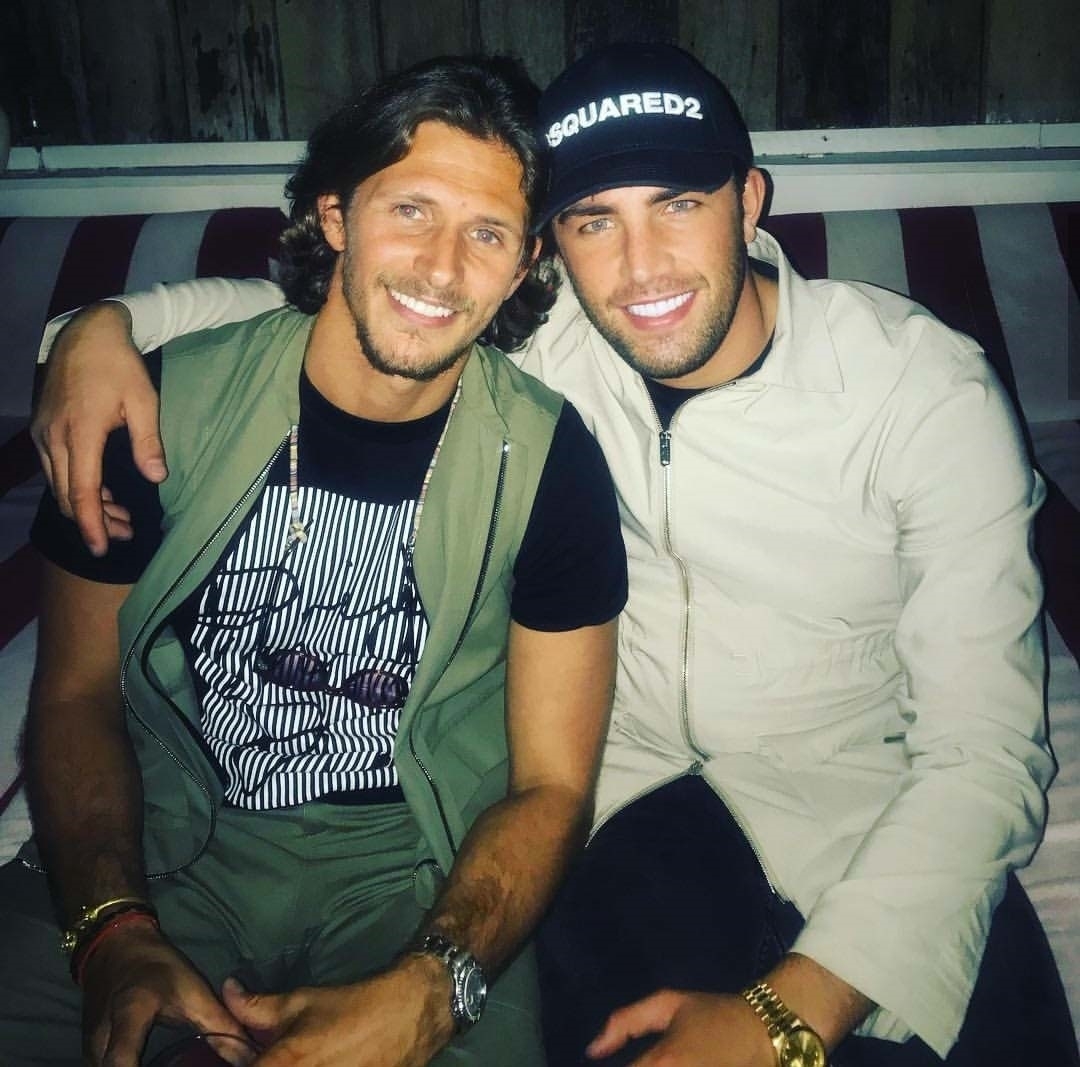 Moarte suspectă în Spania: Jake Hall, actor în vârstă de 35 de ani și apropiat al lui Kanye West, a decedat la o petrecere din Mallorca. Care a fost ultimul lui mesaj