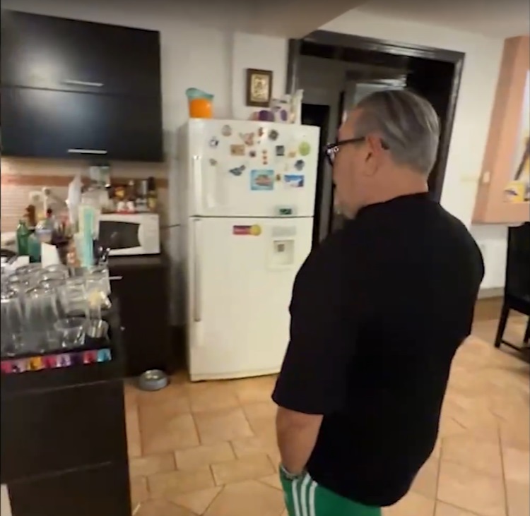 Imagini din casa în care locuiește Serghei Mizil în Snagov. Vila de lux e pe malul lacului și e estimată la aproape un milion de euro