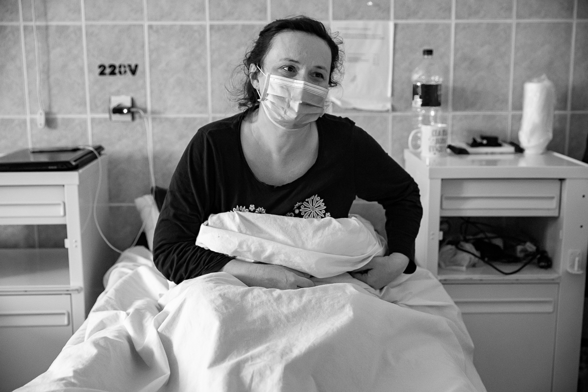 Despre oxigen, cafeină şi spiritul sacrificat al sărbătorilor în spitalul COVID din Roşiori de Vede: „O să picăm toţi la un moment dat”