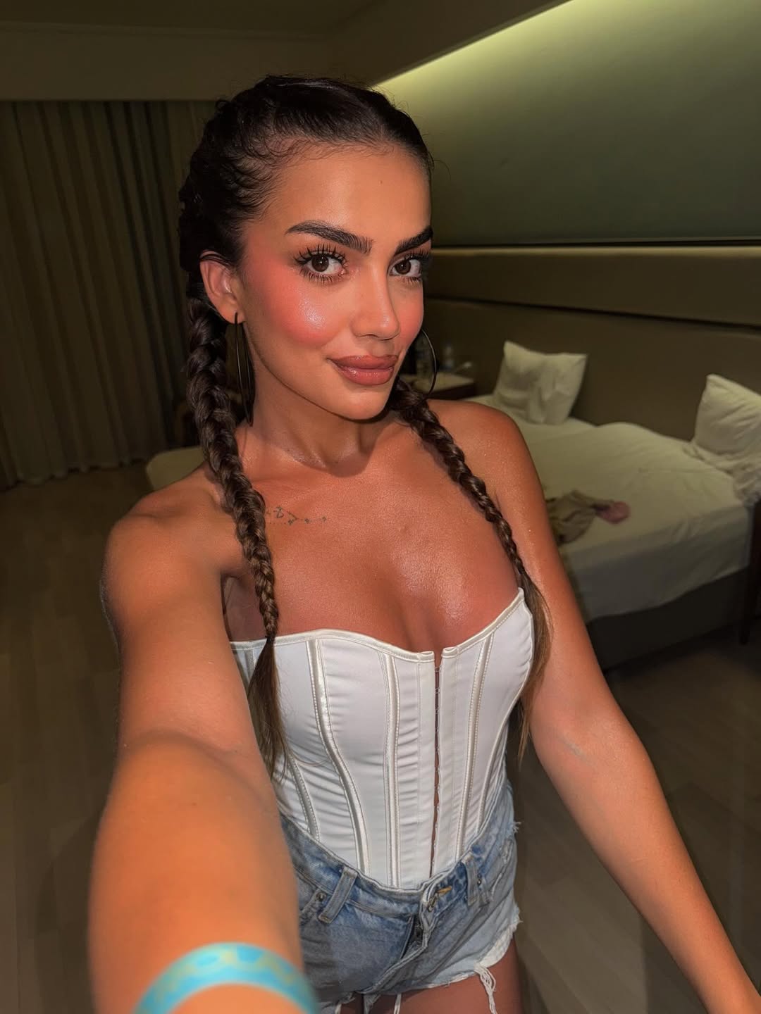 Daiana Prodan, fostă concurentă Insula Iubirii, dezvăluiri din contractul semnat cu Antena 1, după ce a văzut scenele intime cu Teo Costache și Ella Vișan: „Vă spun din experiență”