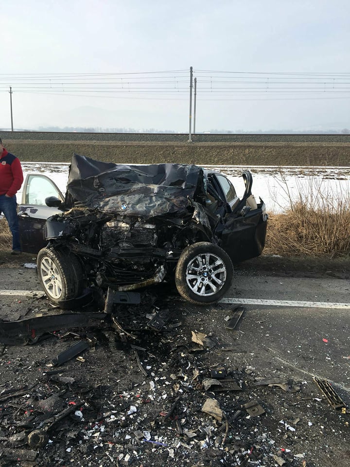 Trei oameni au murit într-un accident în Orăștie. Impact violent între două mașini / FOTO