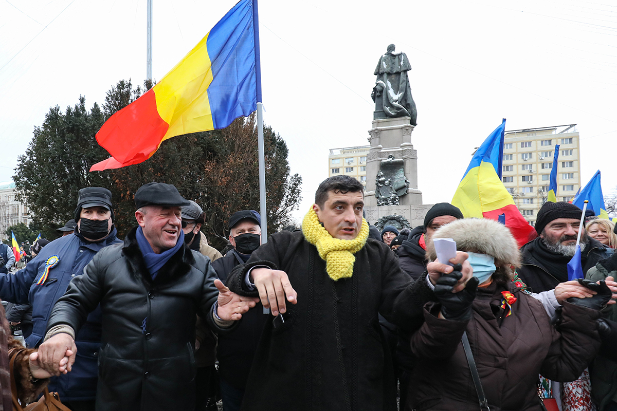 VIDEO | George Simion, stropit cu cerneală la Iași de Ziua Principatelor
