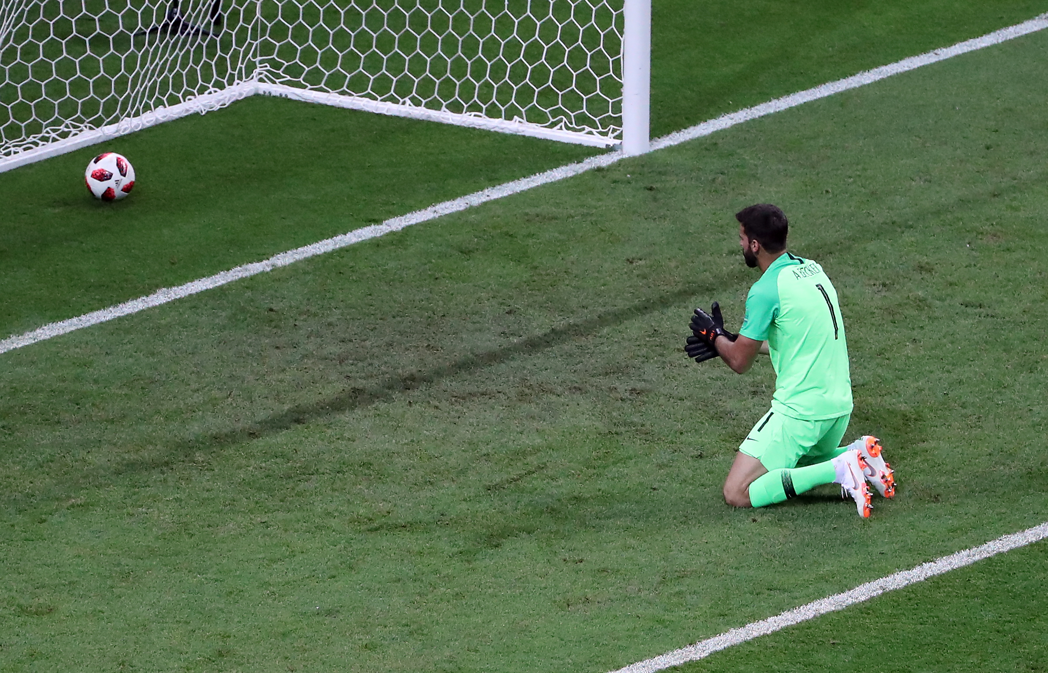 Brazilia - Belgia 1-2, în sferturile Campionatului Mondial de fotbal Rusia 2018. Turneul final, fără sud-americani. Prima semifinală, Franța - Belgia