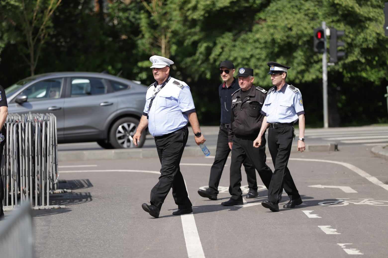 Protest al poliţiştilor locali la Guvern. Vor spor de 75% pentru weekend și sărbători lucrate: „Noi murim la datorie, voi ne blamați!”