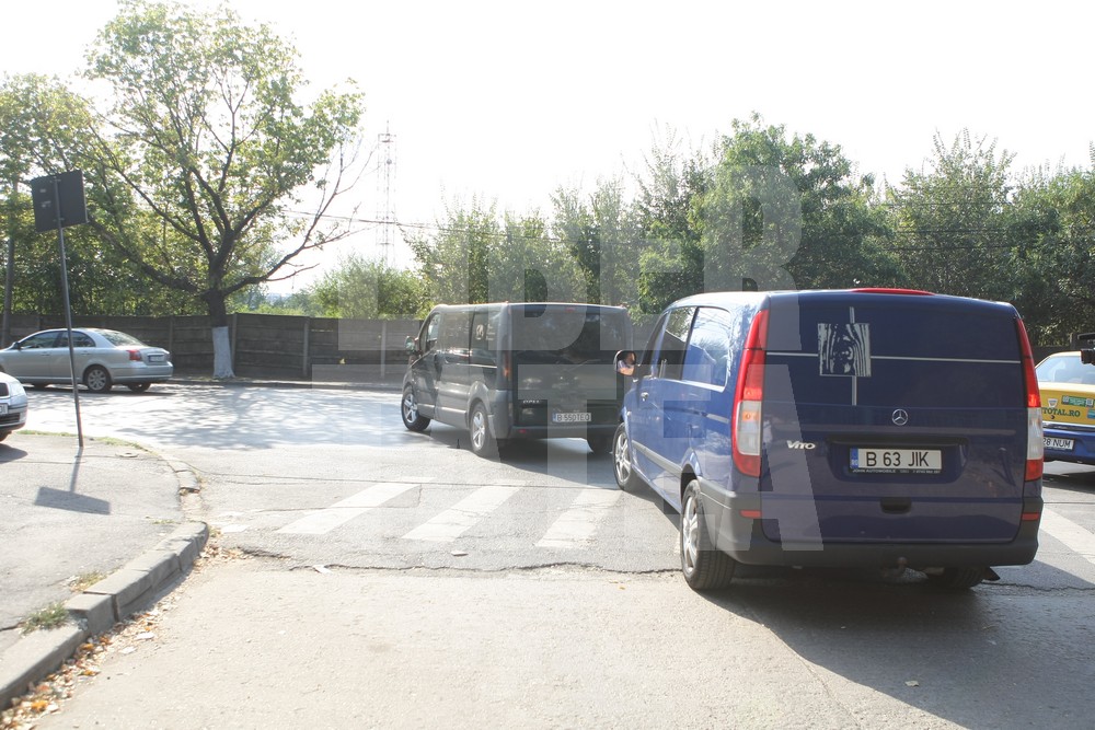 Hăinuțe de prințesă și patru sicrie albe, la morgă. Alexandra Braunstein și fetițele ei merg acasă pentru ultima dată / GALERIE FOTO