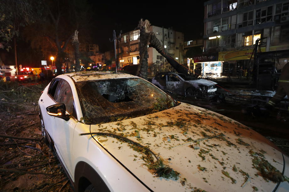 Hamas a lansat o ”ploaie de rachete” peste Tel Aviv, după ce un bloc din Fâșia Gaza a fost distrus de forțele israeliene