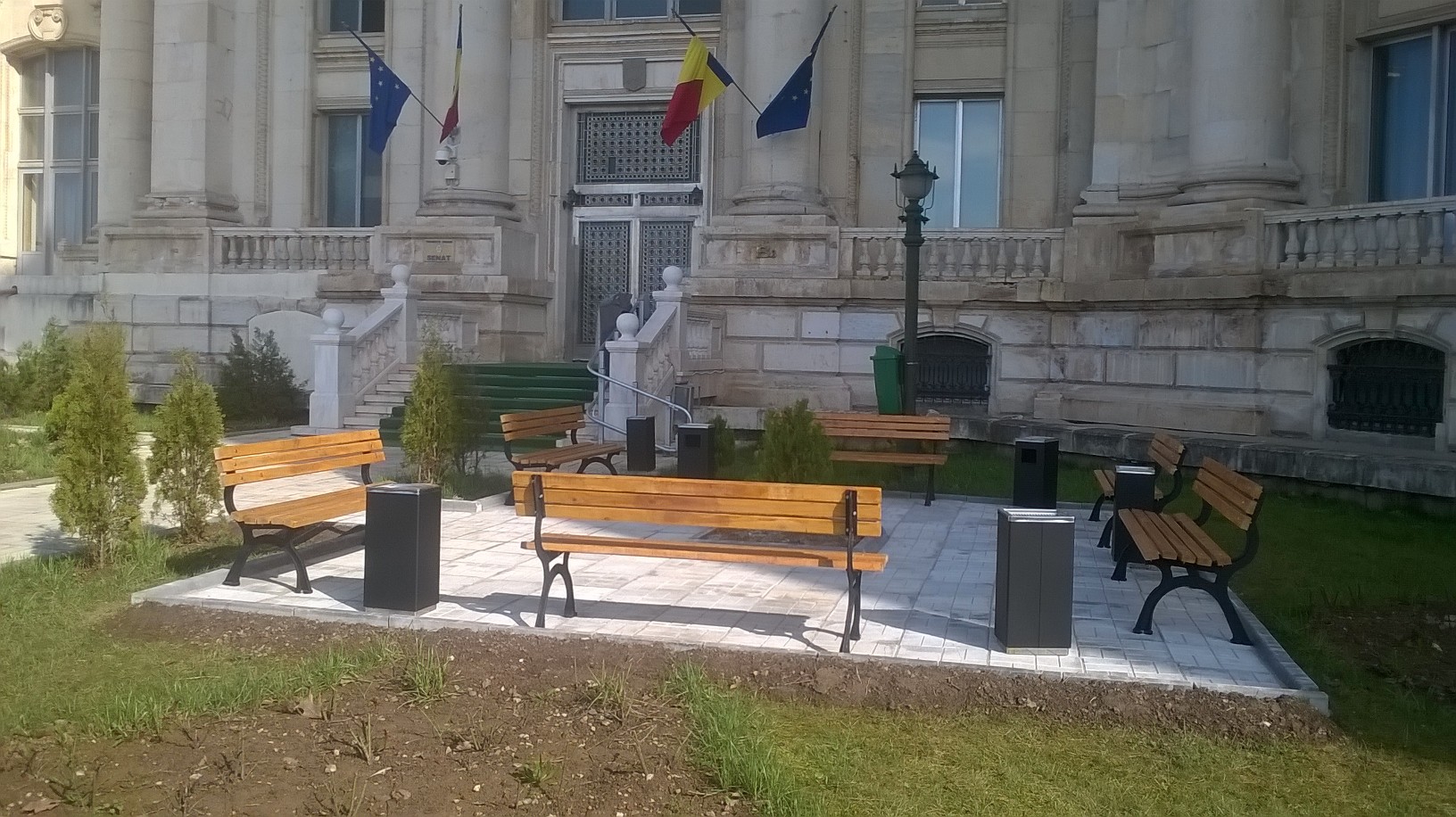 Efectele legii antifumat! Aleșii golesc hotelurile și renunță la mașinile de serviciu