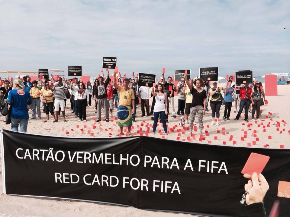 Proteste pe Copacabana: "Nu suntem orbi!"