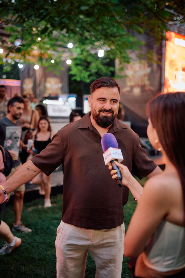 Cum a apărut Cătălin Rizea, soțul Addei, la Festivalul Summer Well 2026. Fostul concurent „Chefi la cuțite” a întreținut atmosfera