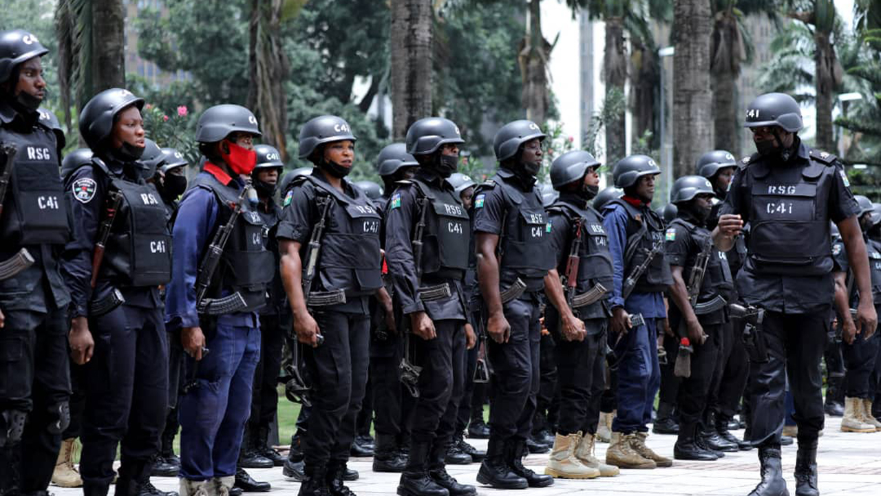 Nigerian police officers (Guardian)