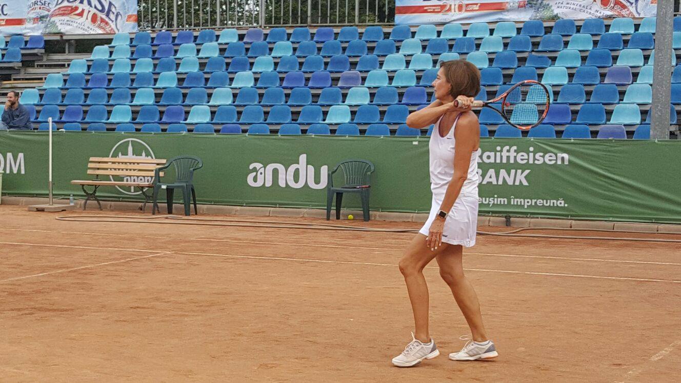 Carmen Iohannis a jucat tenis cu copiii, în Sibiu. Apariție de senzație pe teren / FOTO & VIDEO