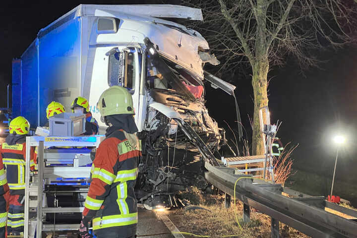 Șofer român de TIR aproape orb, după ce un camion a intrat direct în el pe contrasens, în Germania