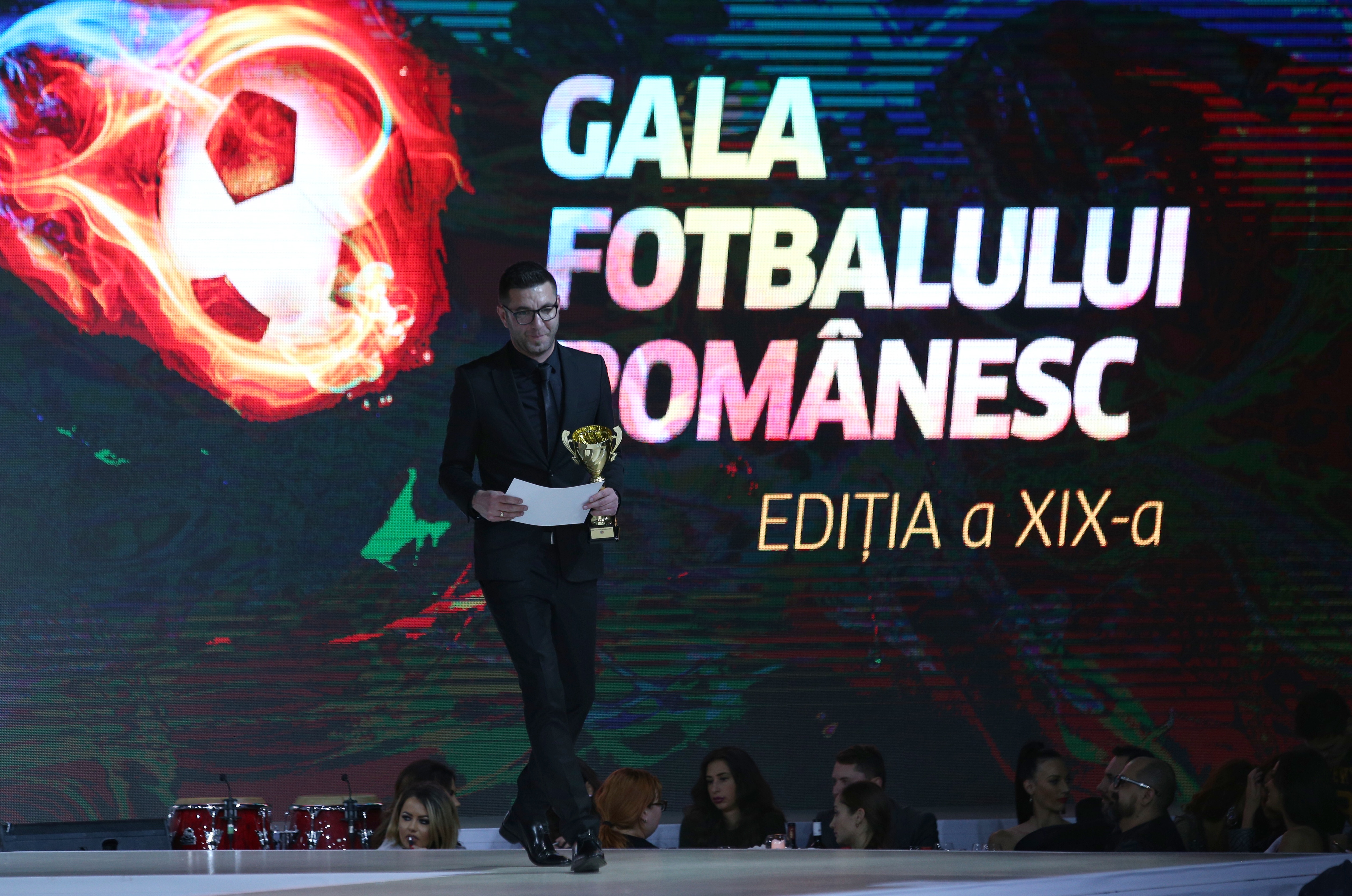 Gala Fotbalului Românesc 2017. Budescu, jucătorul anului. Hagi - antrenorul anului! Toate premiile acordate | FOTO&VIDEO