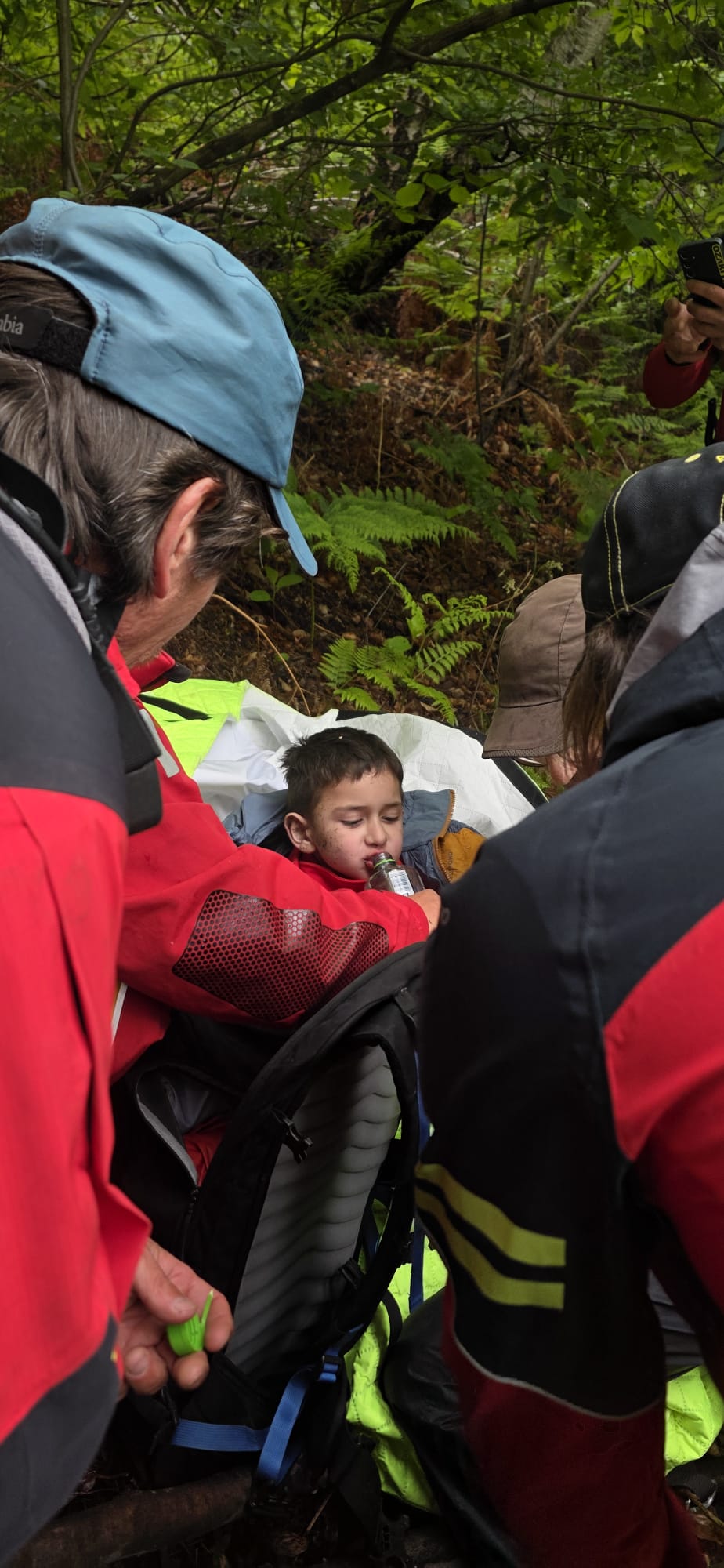 Copilul de 5 ani căutat de trei zile în Sibiu a fost găsit în viață. Alex dispăruse luni seară de lângă tatăl lui