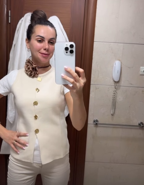 Cum a apărut Georgiana Lobonț pe scenă în Sala Polivalentă din Cluj: „Alt suflu, alt ecou! Colinde”