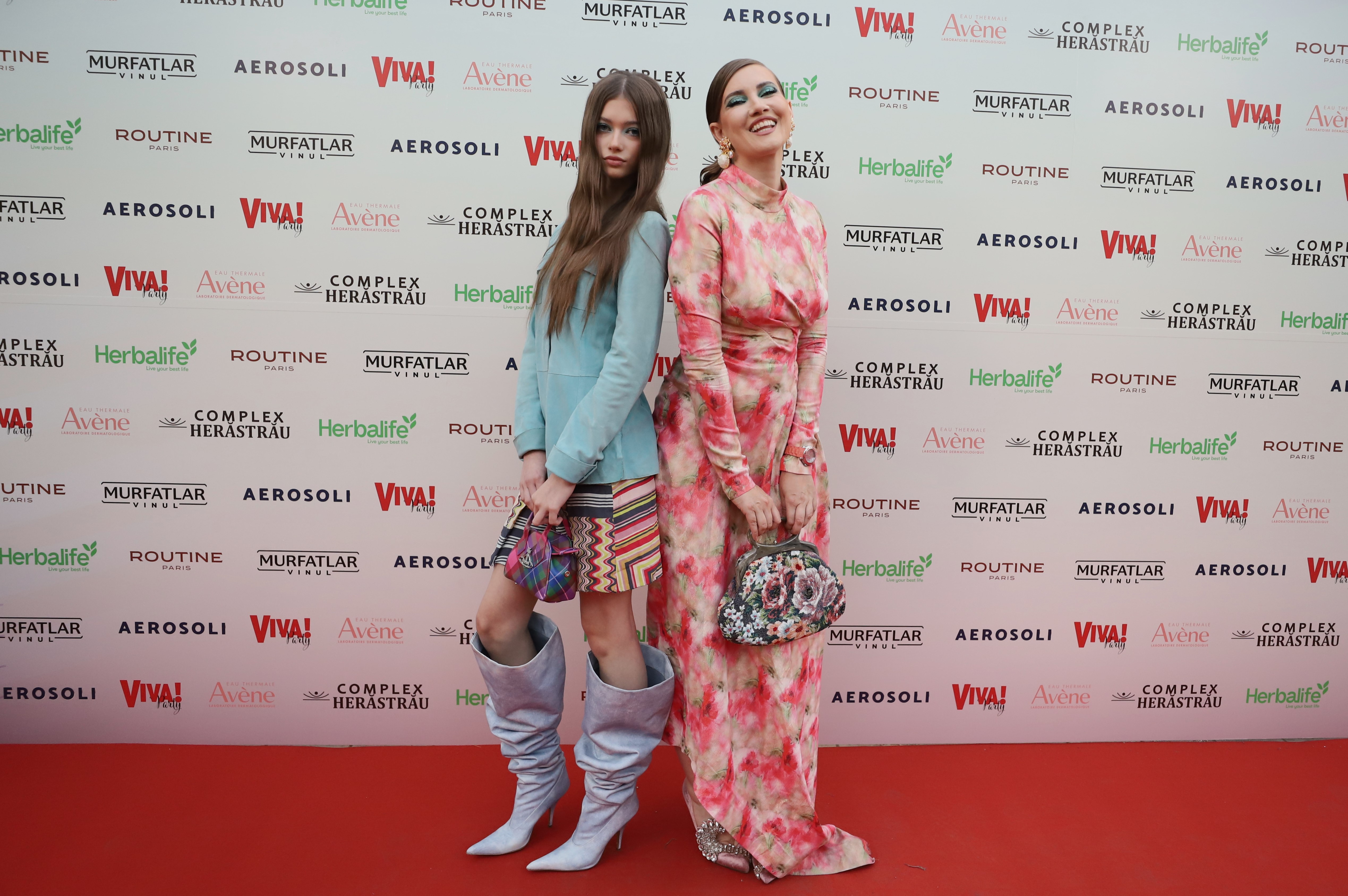 Cum a apărut Iulia Albu alături de fiica ei, Mikaela, la VIVA! Party 2025. Au strălucit pe covorul roșu