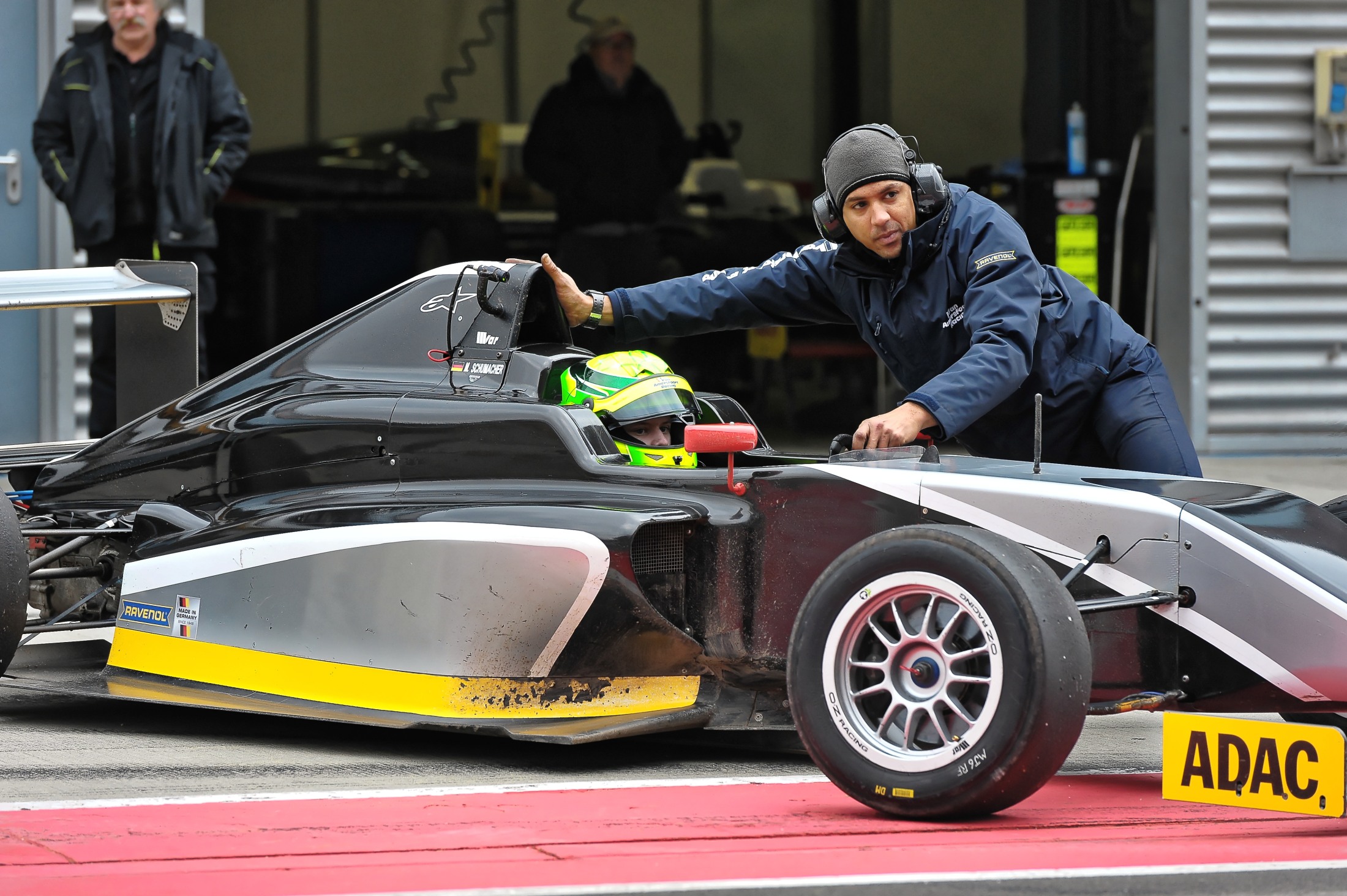 Mick, fiul lui Michael Schumacher, a ieșit în decor cu 160 km/h!