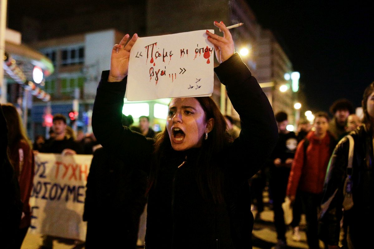 Furie tot mai mare în Grecia, după tragedia feroviară. Greve și proteste, în timp ce 56 de oameni sunt încă dispăruți