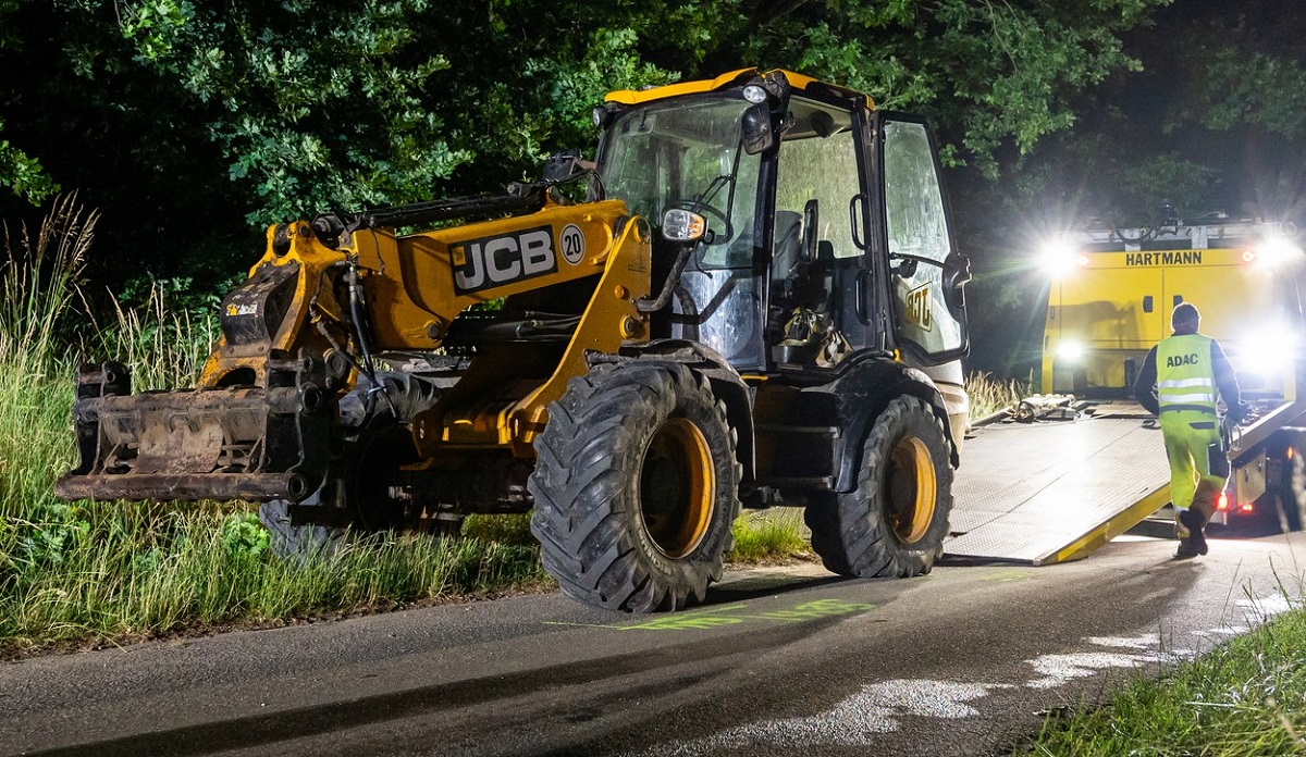 Un băiețel de 5 ani și un bărbat au murit, alți 10 copii au fost răniți, în timp ce erau plimbați într-o cușcă cu zăbrele, într-o tabără „tata și fiul”, în Germania