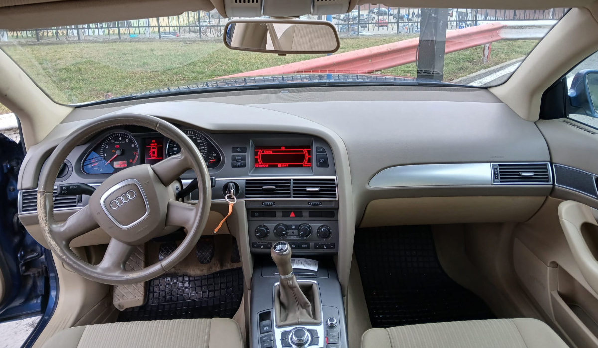 Cu cât a fost vândut la licitație fostul Audi A6 al lui Klaus Iohannis. Mașina pe care o folosea când era primar s-a dat cu aproape de 10 ori mai mult față de prețul de pornire