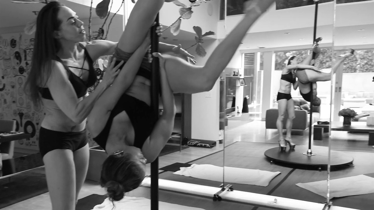 Jennifer Lopez, dansatoare la bară în filmul "Hustlers". Când poate fi văzută artista pe marile ecrane din România