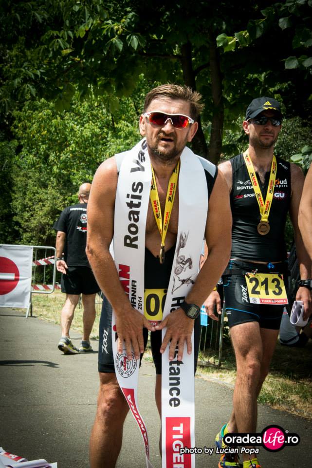 Tragedie în sportul românesc! Unul dintre cei mai buni triatloniști români, Vasile Roatiș, a făcut infarct! ^Sătmăreanul avea o poveste de Hollywood, după ce reușise să slăbească 70 de kilograme facând sport și renunțând la bere și la cartofi prăjiți! / GALERIE FOTO