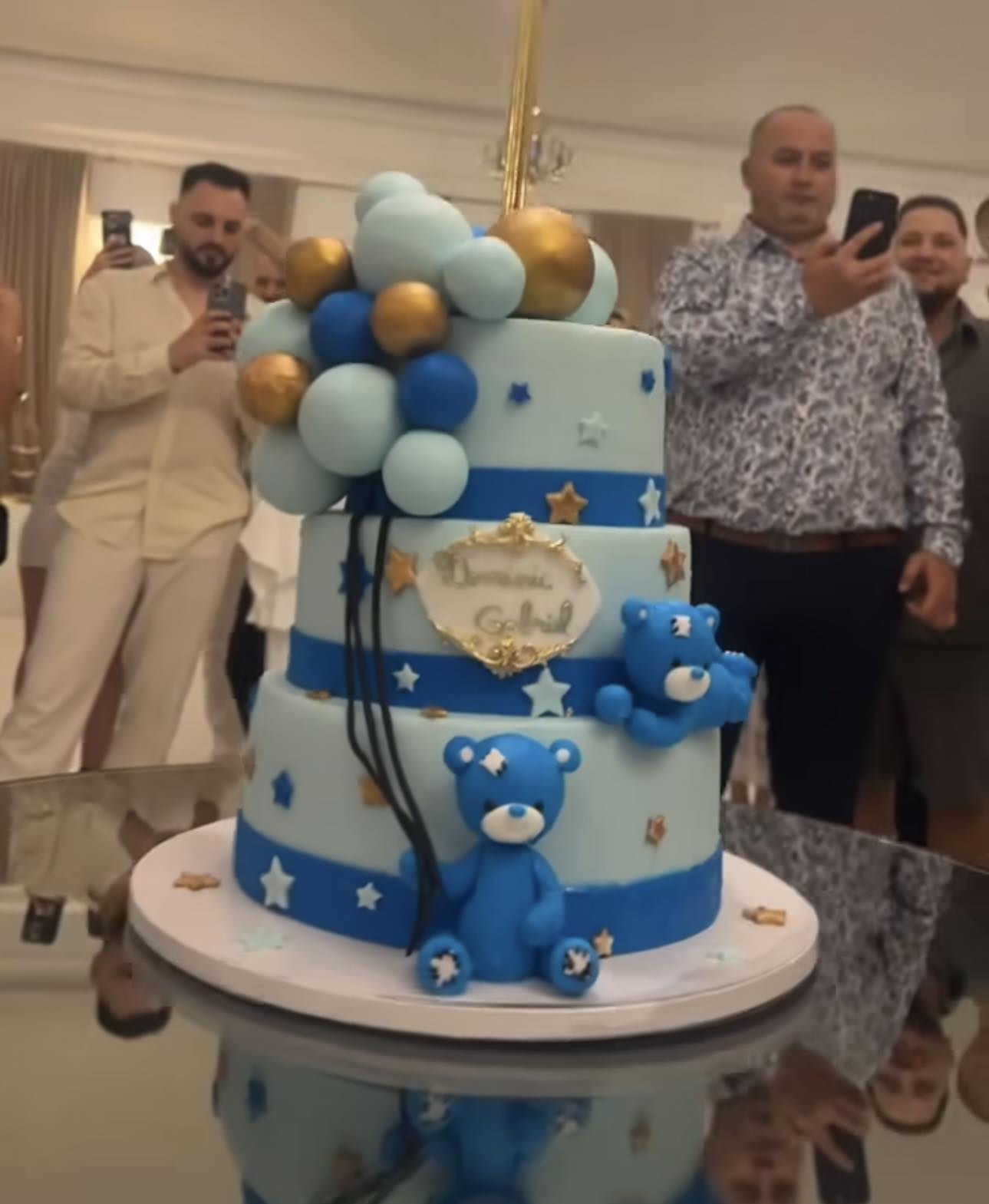 Daniela Crudu și-a botezat băiețelul. Ce rochie a îmbrăcat la eveniment și cum a apărut alături de tatăl copiilor ei