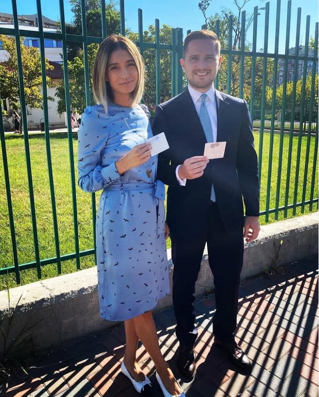 Cine e și cu ce se ocupă Antonela Bujduveanu, soția noului primar general interimar al Bucureștiului. S-au căsătorit în 2018 și au doi copii împreună