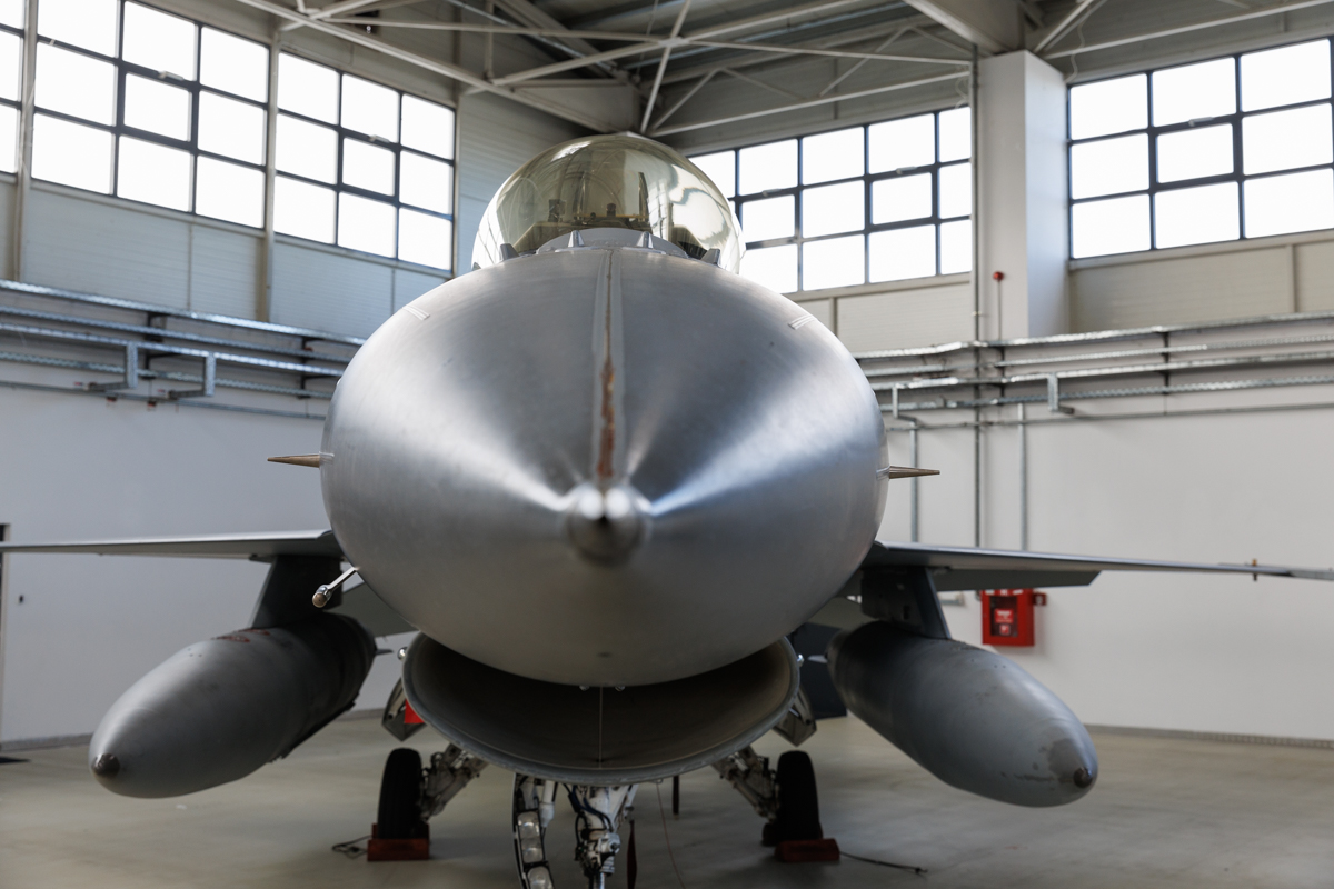 Reportaj din centrul de instruire a piloților pe avioanele F-16 de lângă Fetești. Când se vor antrena ucrainenii în Bărăgan