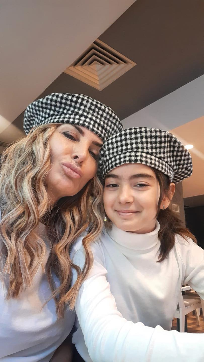 Fiica Danielei Gyorfi, la spital după un episod de bullying în școală: „Copiii râdeau, în condițiile în care două tricouri albe s-au umplut de sânge”
