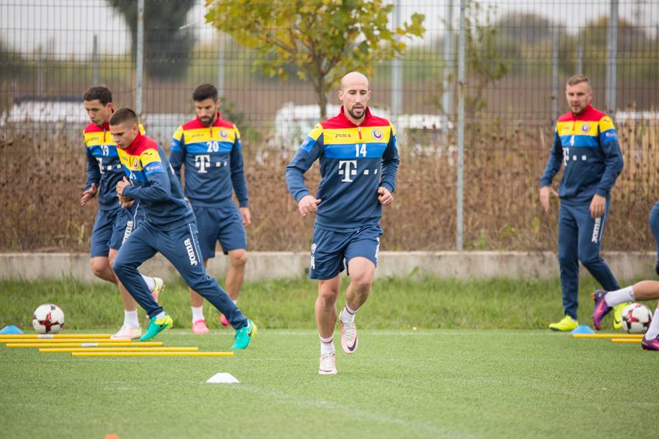 Armenia - România (sâmbătă, ora 19:00, TVR 1). Tricolorii s-au antrenat pe sintetic în vederea meciului de marți cu Kazahstan