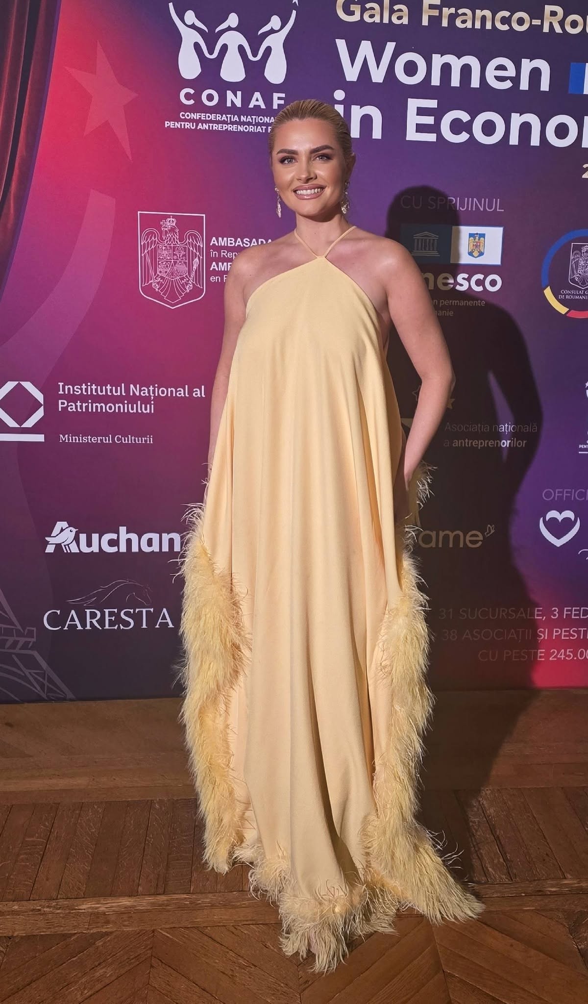 Alimentele la care Iana Novac a renunțat, pentru a scăpa de kilogramele în plus. Cum arată artista la 42 de ani