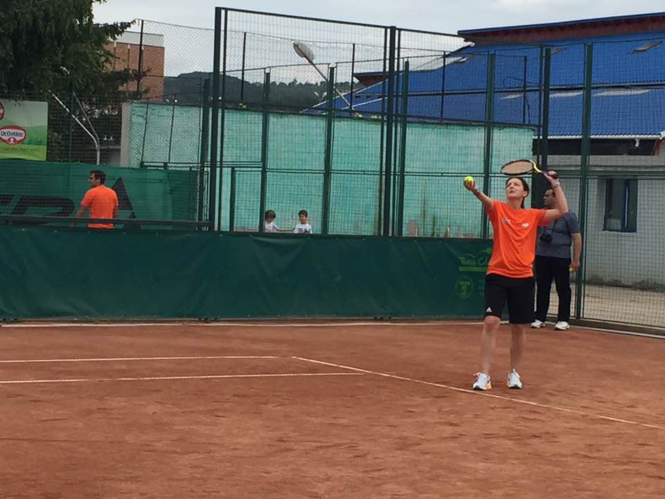 ​Ana Maria Brânză Popescu a dat spada pe racheta de tenis și i-a aruncat mănușa Simonei Halep / FOTO&VIDEO EXCLUSIV​