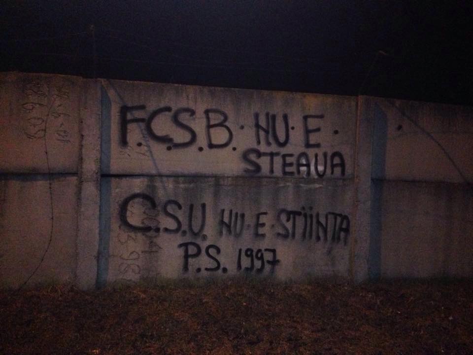 Suporterii "defunctei" FC U au vandalizat stadionul ”Extensiv”! / FOTO