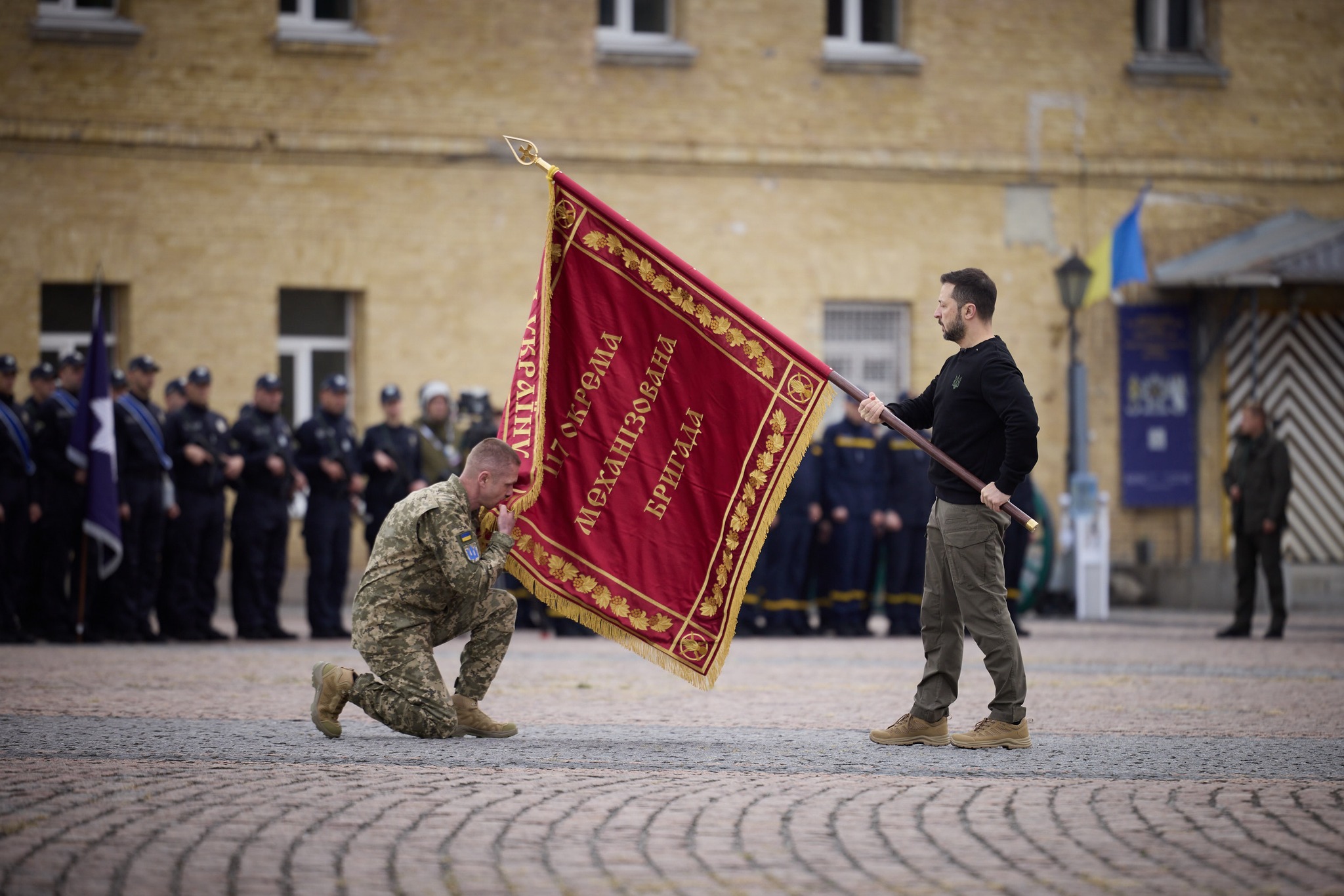Ucraina e gata să accepte cedarea teritoriilor ocupate de Rusia, în schimbul aderării la NATO, scrie Financial Times